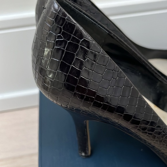 Black pumps with a pattern. Classic pointy toe - Picture 4 of 4